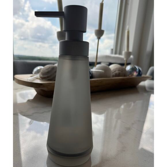 Modern Gray Soap Dispenser – 8” Tall – Target Home – NEW - Picture 5 of 5